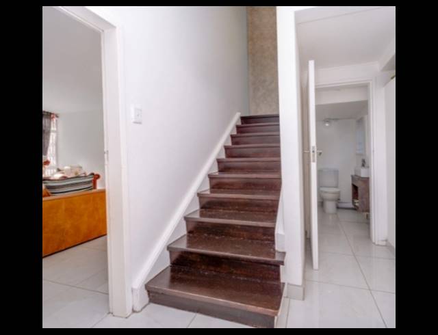 2 BEDROOM APARTMENT FOR SALE IN SANDOWN